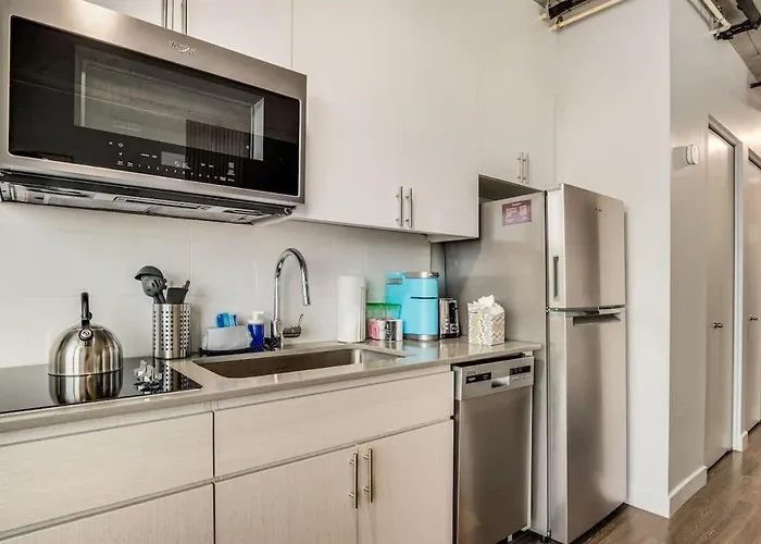 Apartment Boulevard Downtown Highrise Stu Sky Pool Parking Gym 09 Phoenix