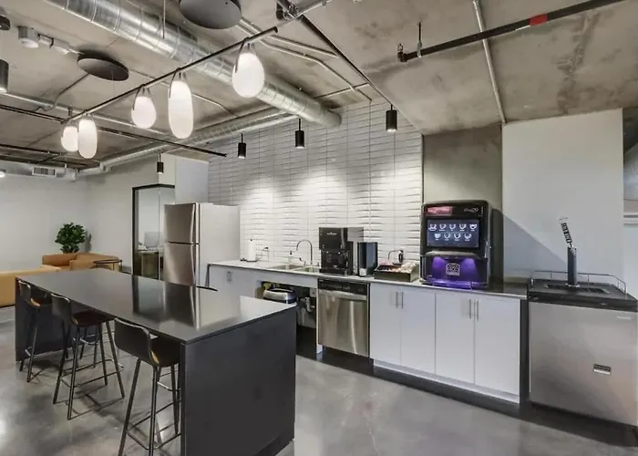 Apartment Boulevard Downtown Highrise Stu Sky Pool Parking Gym 09 Phoenix
