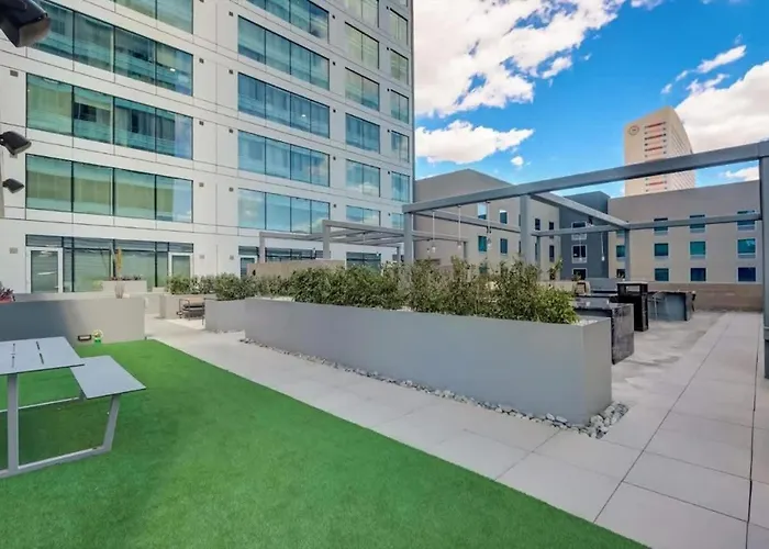 Boulevard Downtown Highrise Stu Sky Pool Parking Gym 09